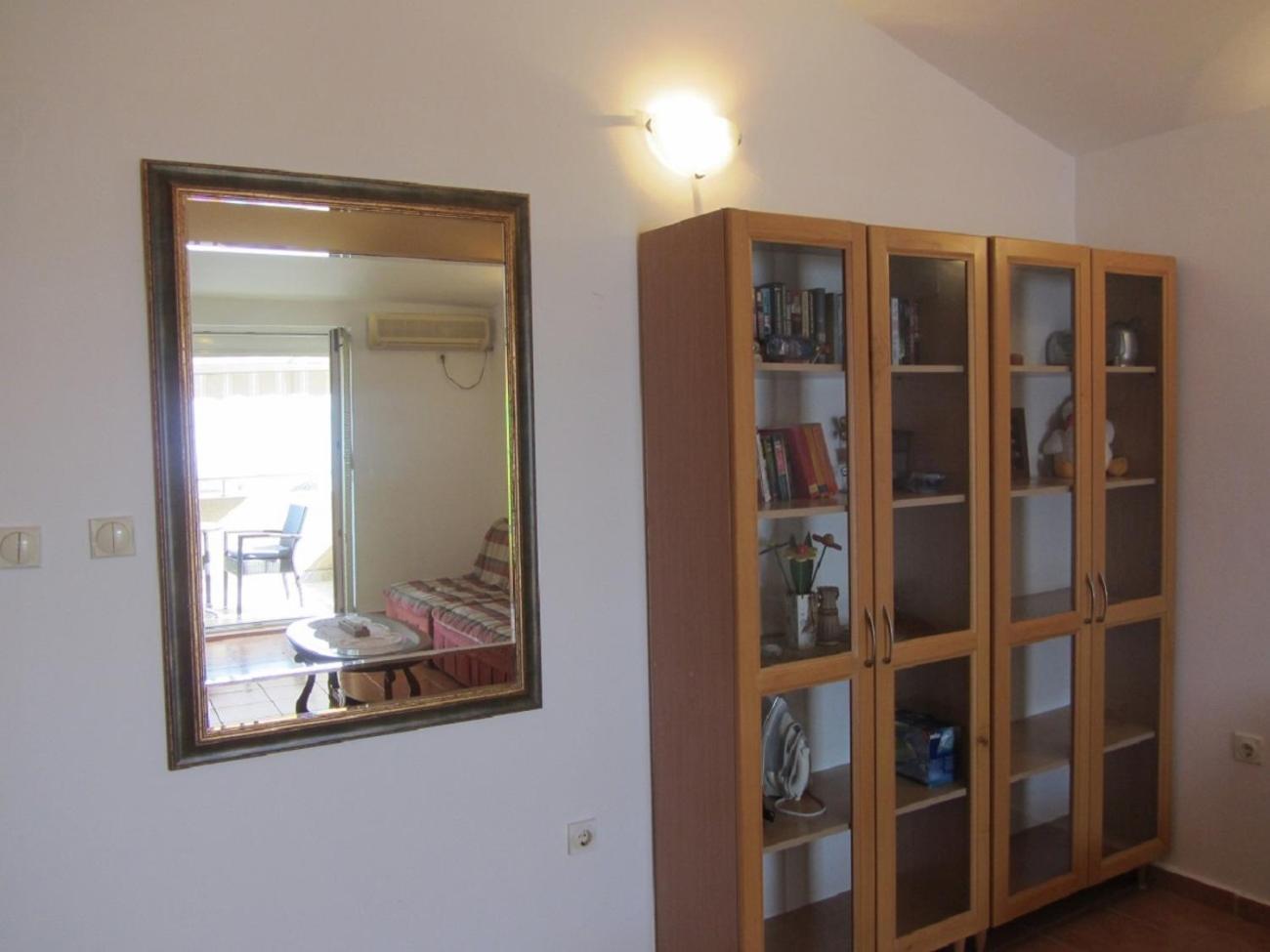 Cernogoriya Voyage Apartment Rafailovici Bagian luar foto