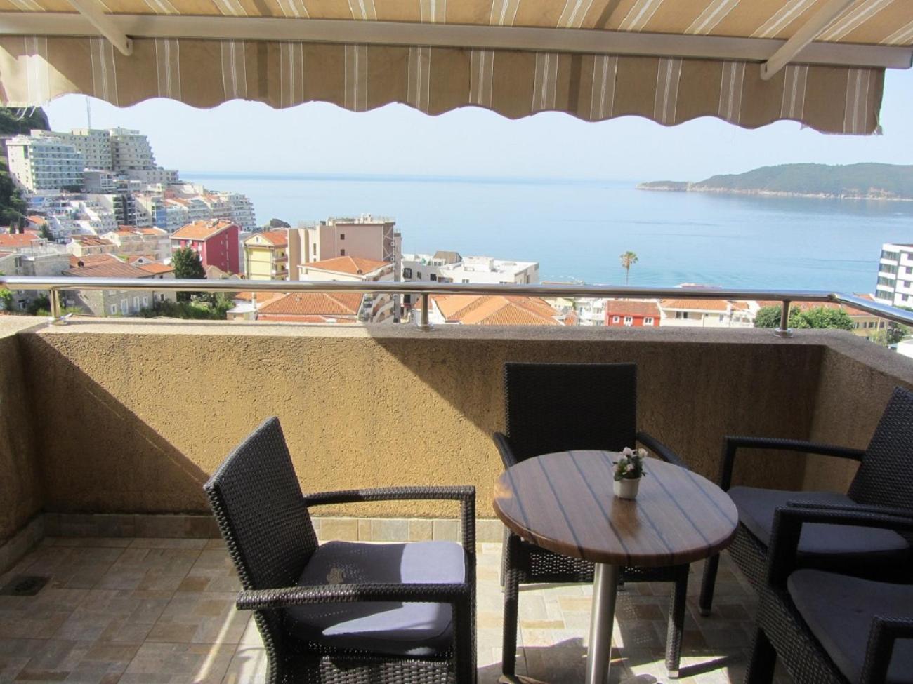Cernogoriya Voyage Apartment Rafailovici Bagian luar foto