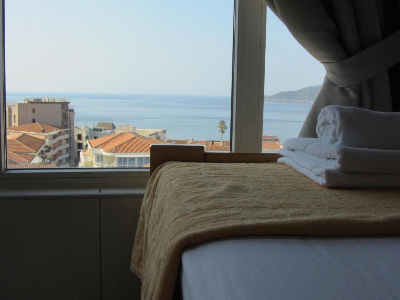 Cernogoriya Voyage Apartment Rafailovici Bagian luar foto