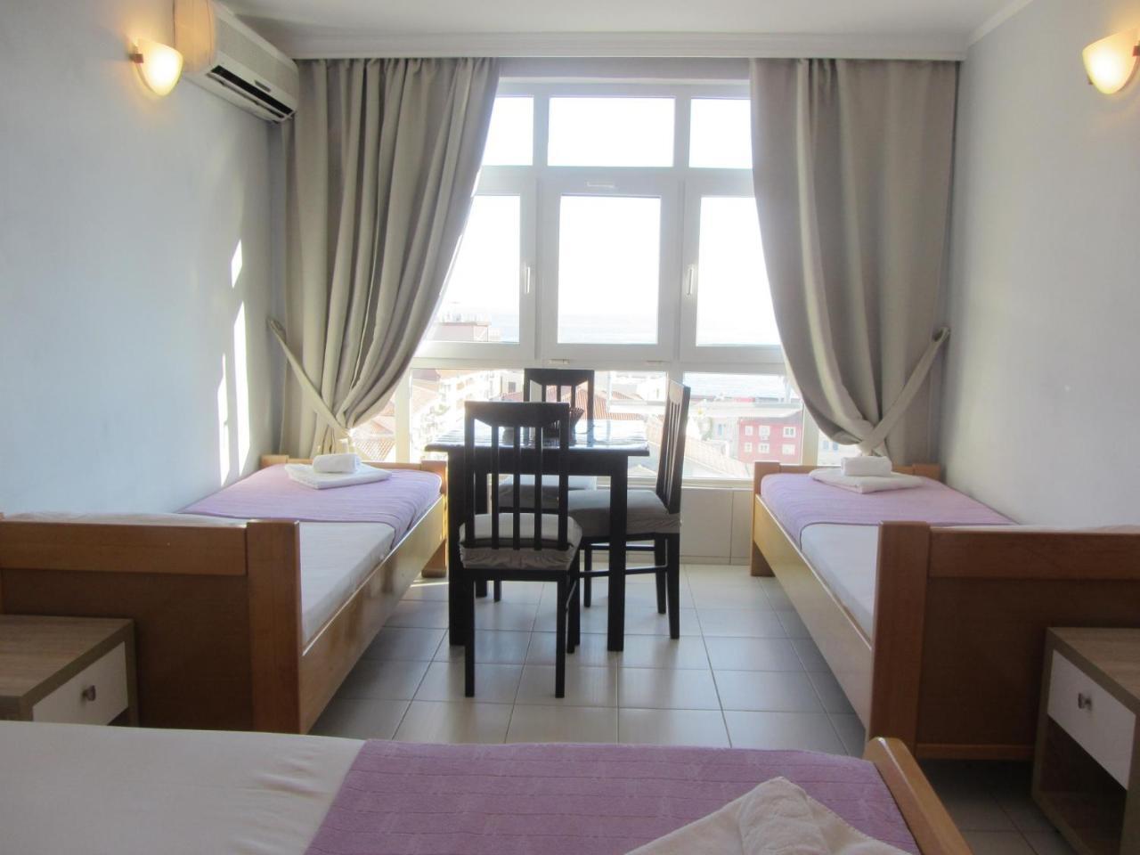 Cernogoriya Voyage Apartment Rafailovici Bagian luar foto