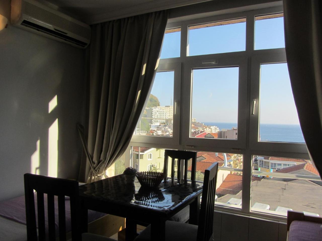 Cernogoriya Voyage Apartment Rafailovici Bagian luar foto